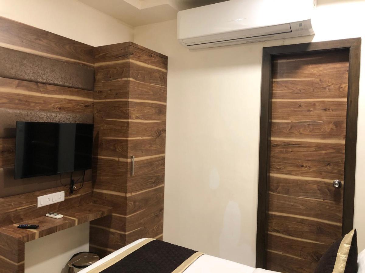 Hotel Circle Inn Ahmedabad Exterior foto